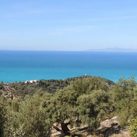 Daphne Holiday home Agios Nikitas